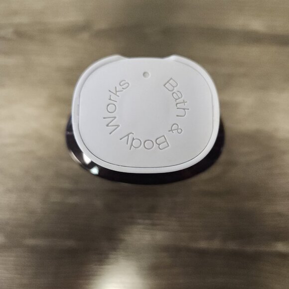 Bath & Body Works Forever Red Body Wash Gel 10 oz Rich Vanilla Rum, Oak Wood NEW - Picture 3 of 4